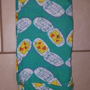 🦄🦄LuLaroe IS leggings 🦄🦄- cell phones!!! EUC